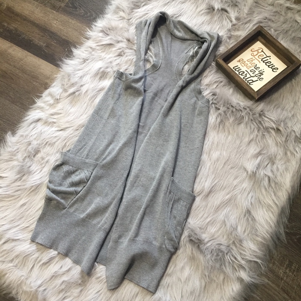 💟 3/$10  poof Cardigan